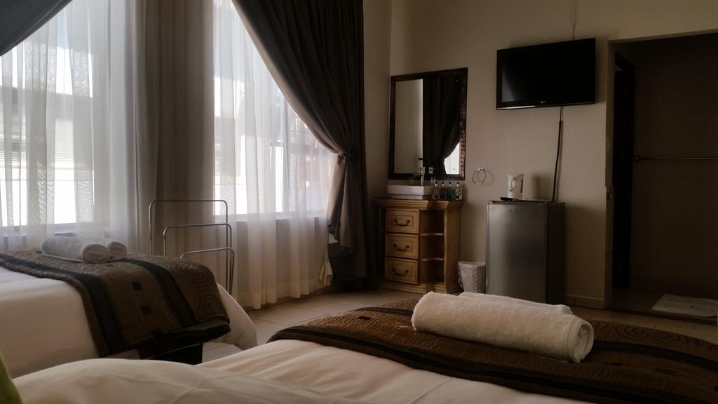 Summerset Place Country House Бела Бела Стая снимка