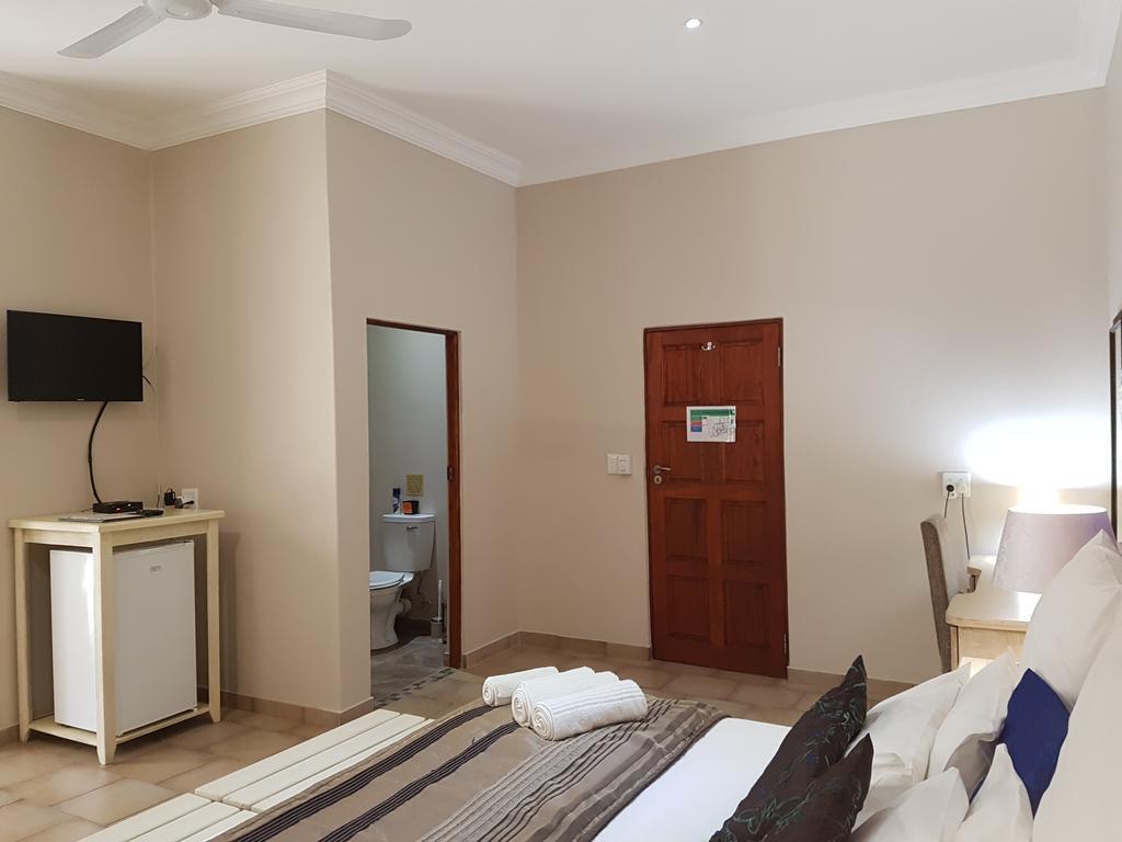 Summerset Place Country House Бела Бела Стая снимка